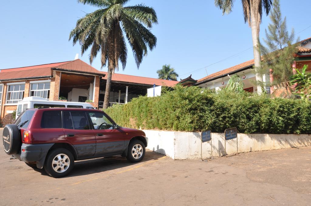 Shangri-La Hotel Uganda Kampala Zewnętrze zdjęcie